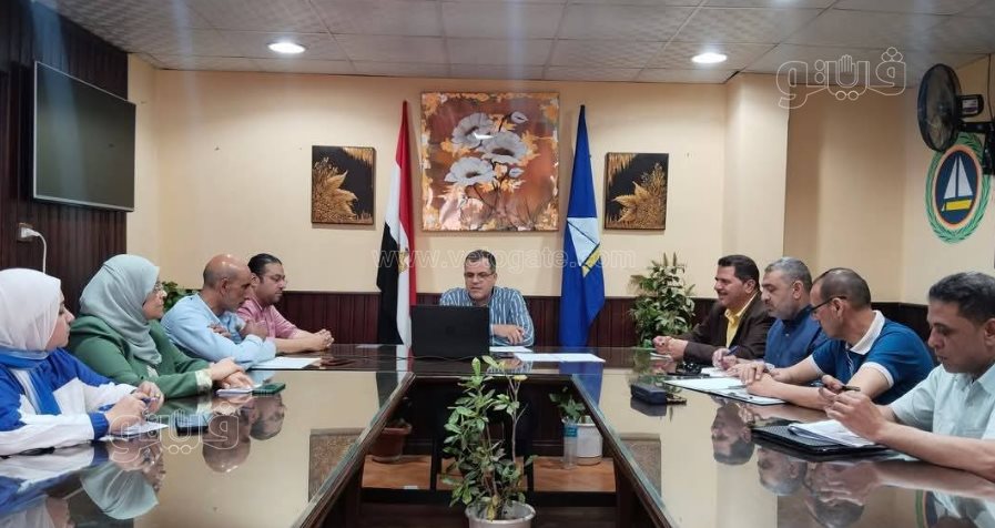 اجتماع وكيل الوزارة  مع مديري الإدارات التعليمية بجميع أنحاء المحافظة