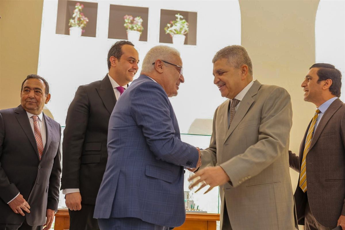 جانب من مراسم التوقيع، فيتو