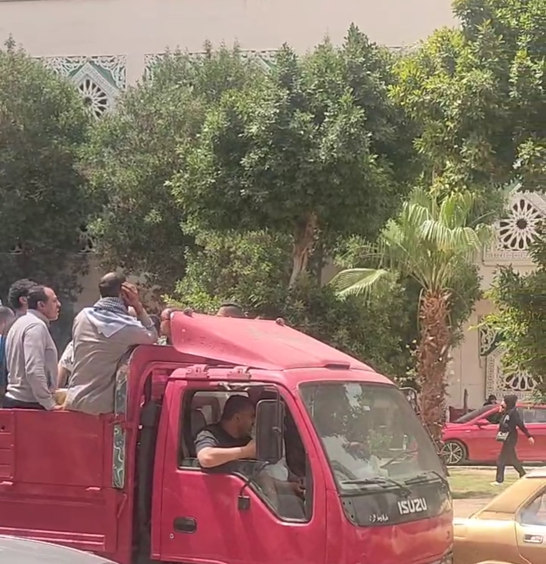 جانب من مراسم الجنازة، فيتو