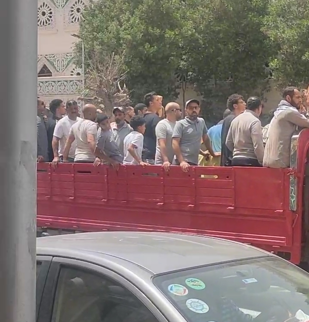 جانب من مراسم الجنازة، فيتو