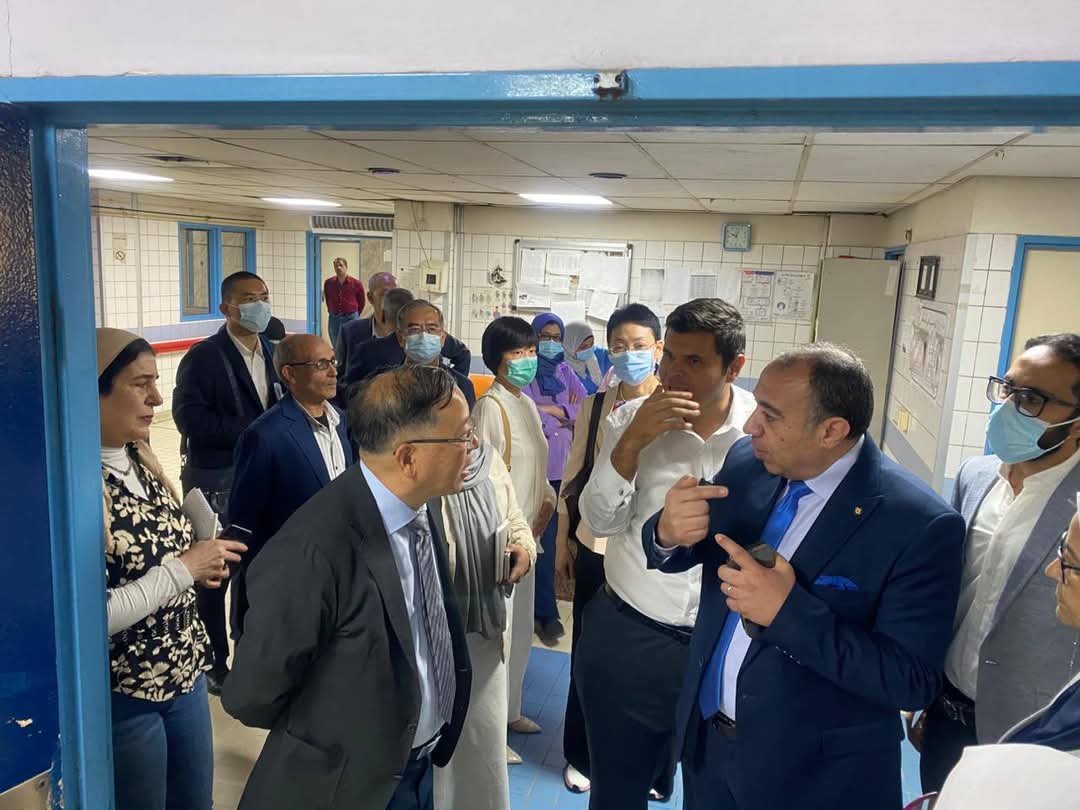 وفد صيني يزور قصر العيني الفرنساوي