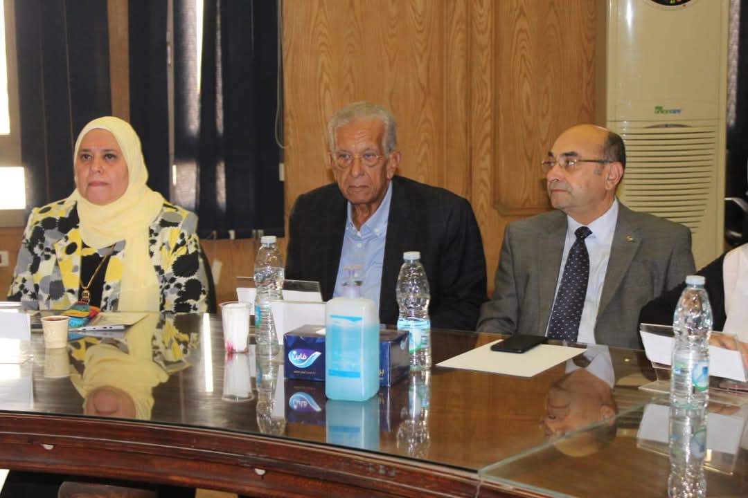 اجتماع مجلس إدارة مستشفيات جامعة القاهرة