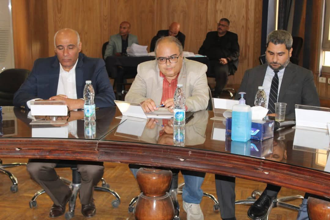 اجتماع مجلس إدارة مستشفيات جامعة القاهرة