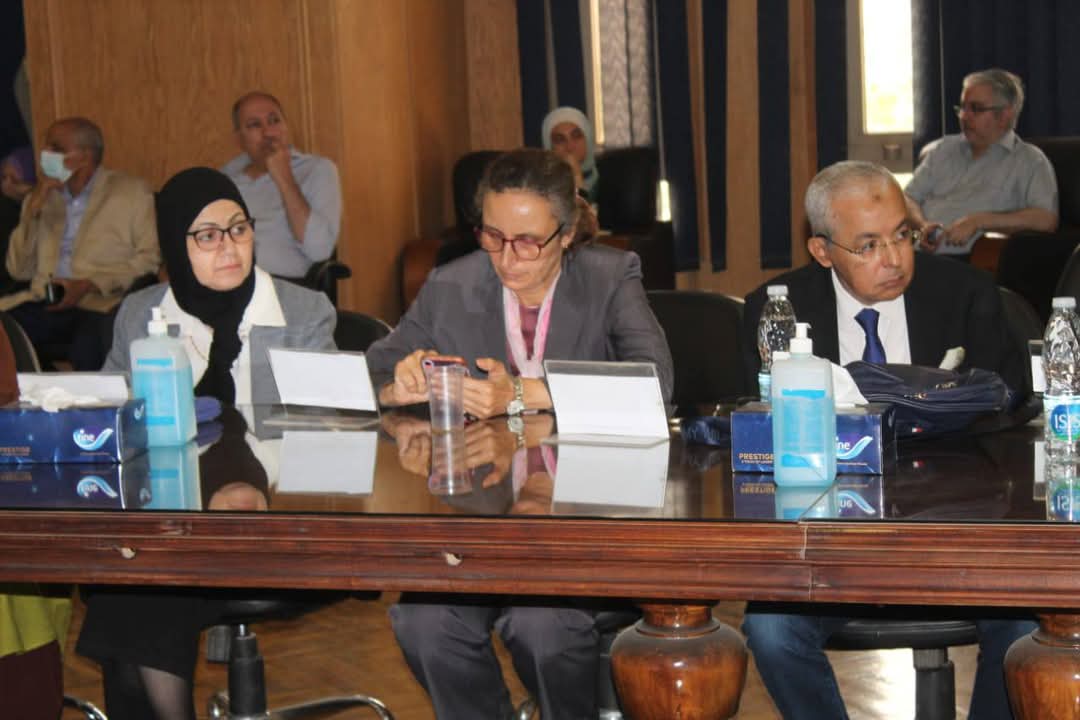 اجتماع مجلس إدارة مستشفيات جامعة القاهرة