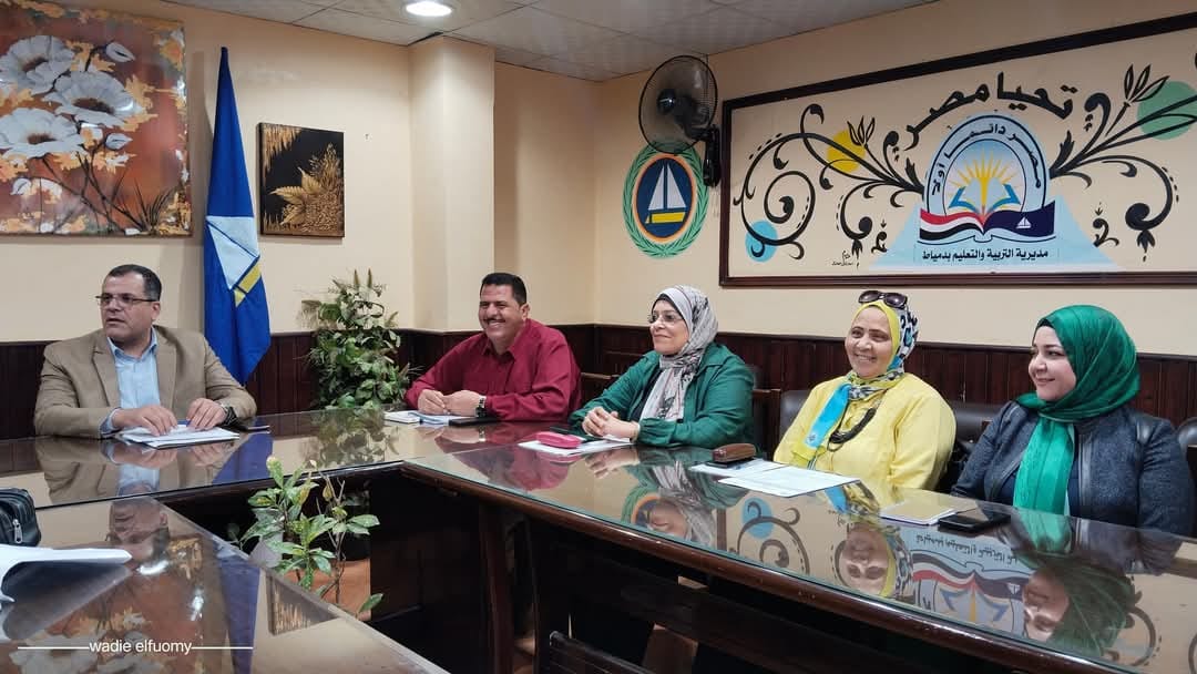 وكيل الوزارة يتابع سير امتحانات نهاية العام الدراسي للصفين الأول والثاني الثانوي