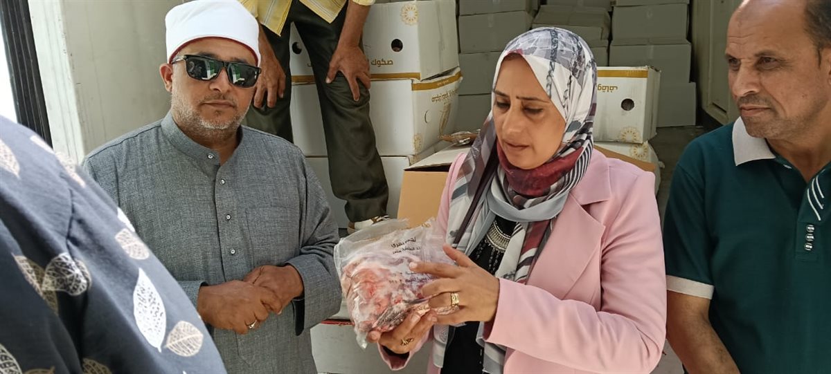 جانب من عملية التوزيع، فيتو