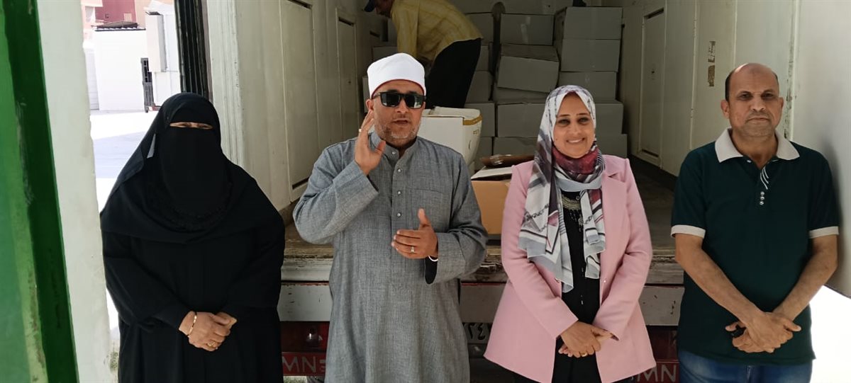 جانب من عملية التوزيع، فيتو