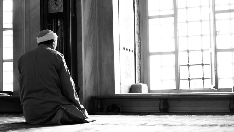 موعد أذان الظهر