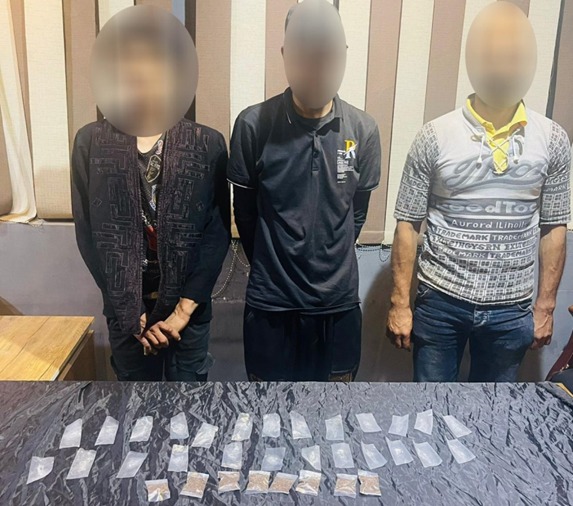 الأمن يكشف تفاصيل فيديو شخصين يتعاطيان المخدرات داخل أتوبيس