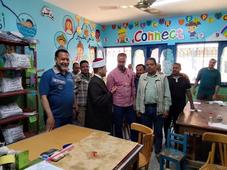 جانب من أعمال كنترول الشهادة الابتدائية، فيتو