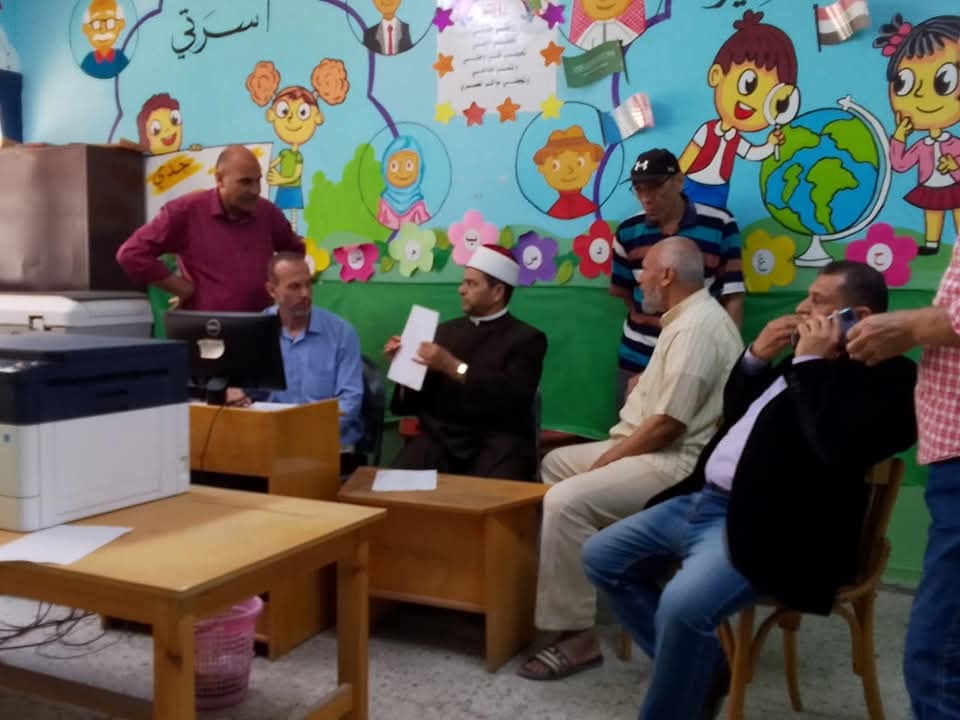 جانب من أعمال كنترول الشهادة الابتدائية، فيتو