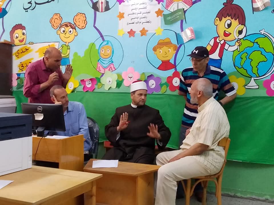 جانب من أعمال كنترول الشهادة الابتدائية، فيتو