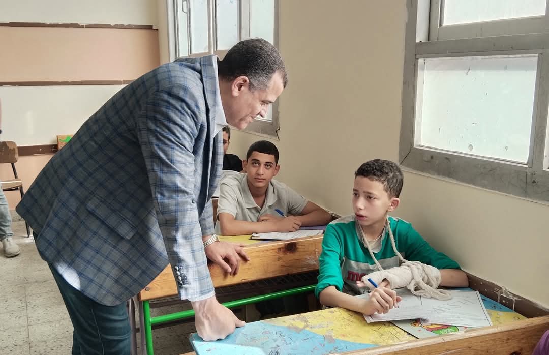 جولة تفقدية مفاجئة على عدد من لجان صفوف النقل بإدارة الزرقا التعليمية