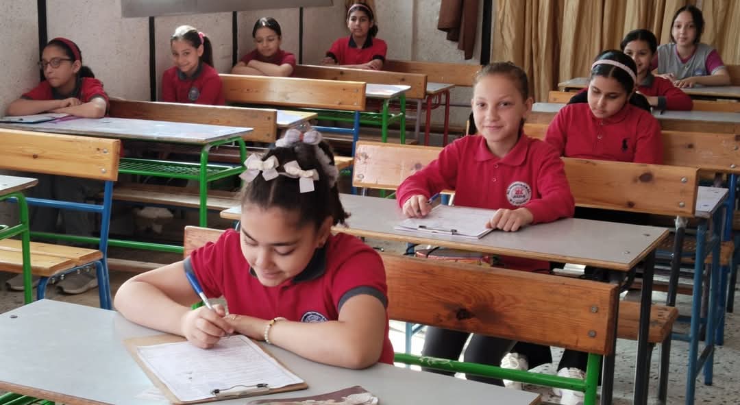 جولة تفقدية مفاجئة على عدد من لجان صفوف النقل بإدارة الزرقا التعليمية