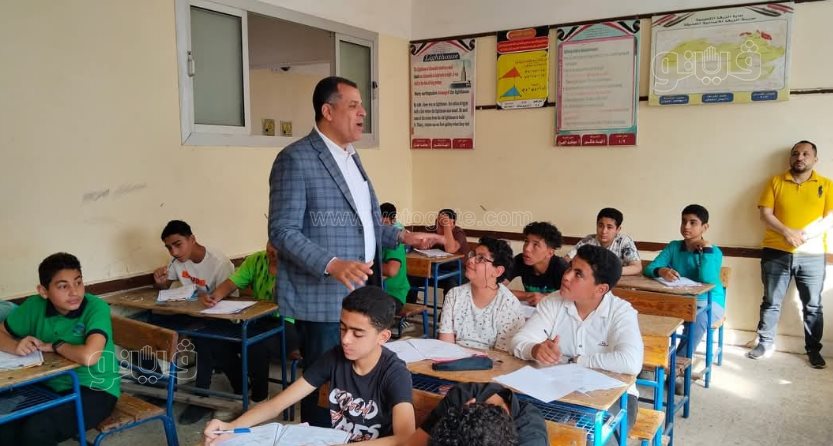 جولة تفقدية مفاجئة على عدد من لجان صفوف النقل بإدارة الزرقا التعليمية