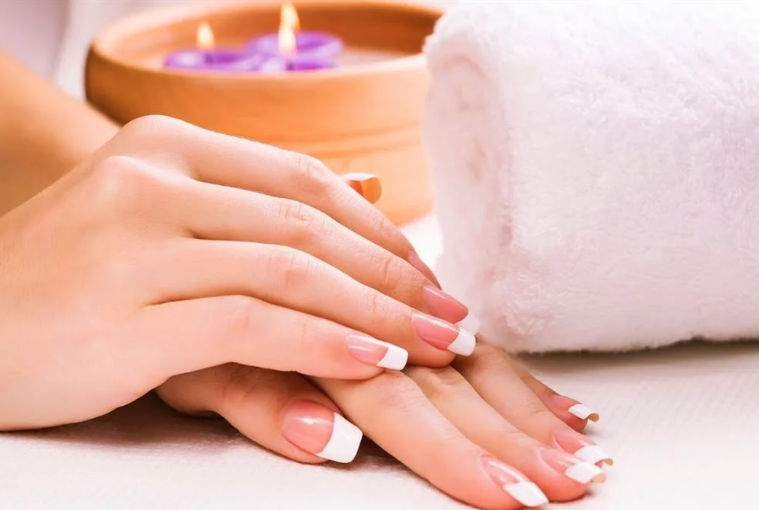 العناية باليدين