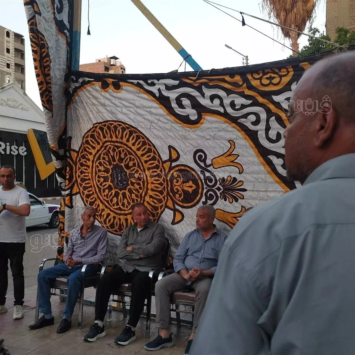 محمود الخطيب يتلقى واجب العزاء في شقيقته بقنا