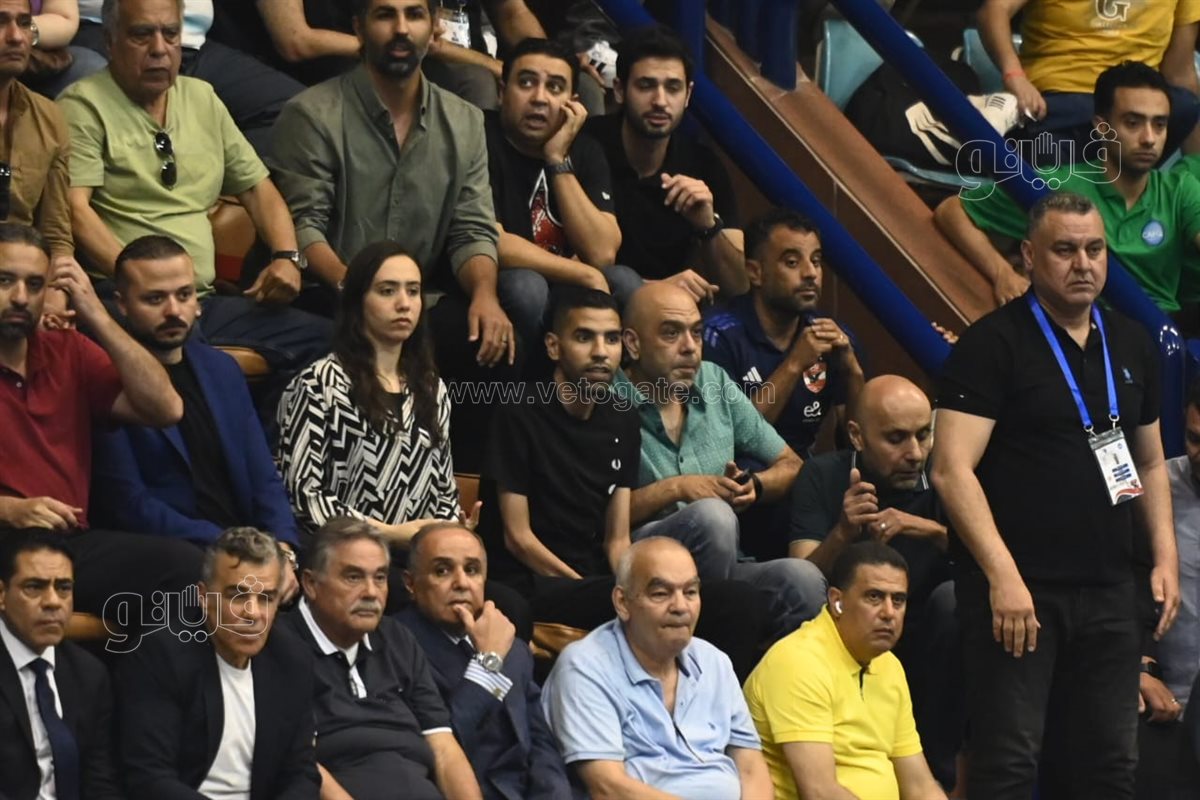 حضور مؤمن زكريا للمبارة مع مجلس الإدارة، فيتو