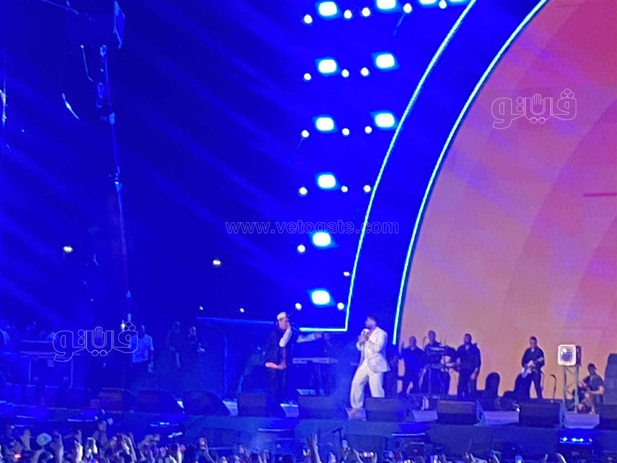  تامر حسني يغني مع كزبرة (3)