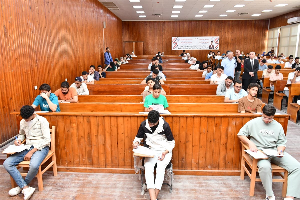 جانب من الامتحانات، فيتو