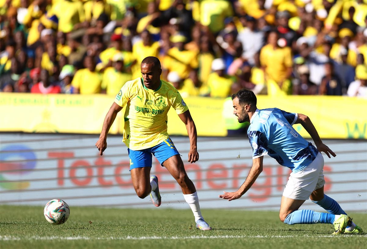 بيراميدز وصن داونز