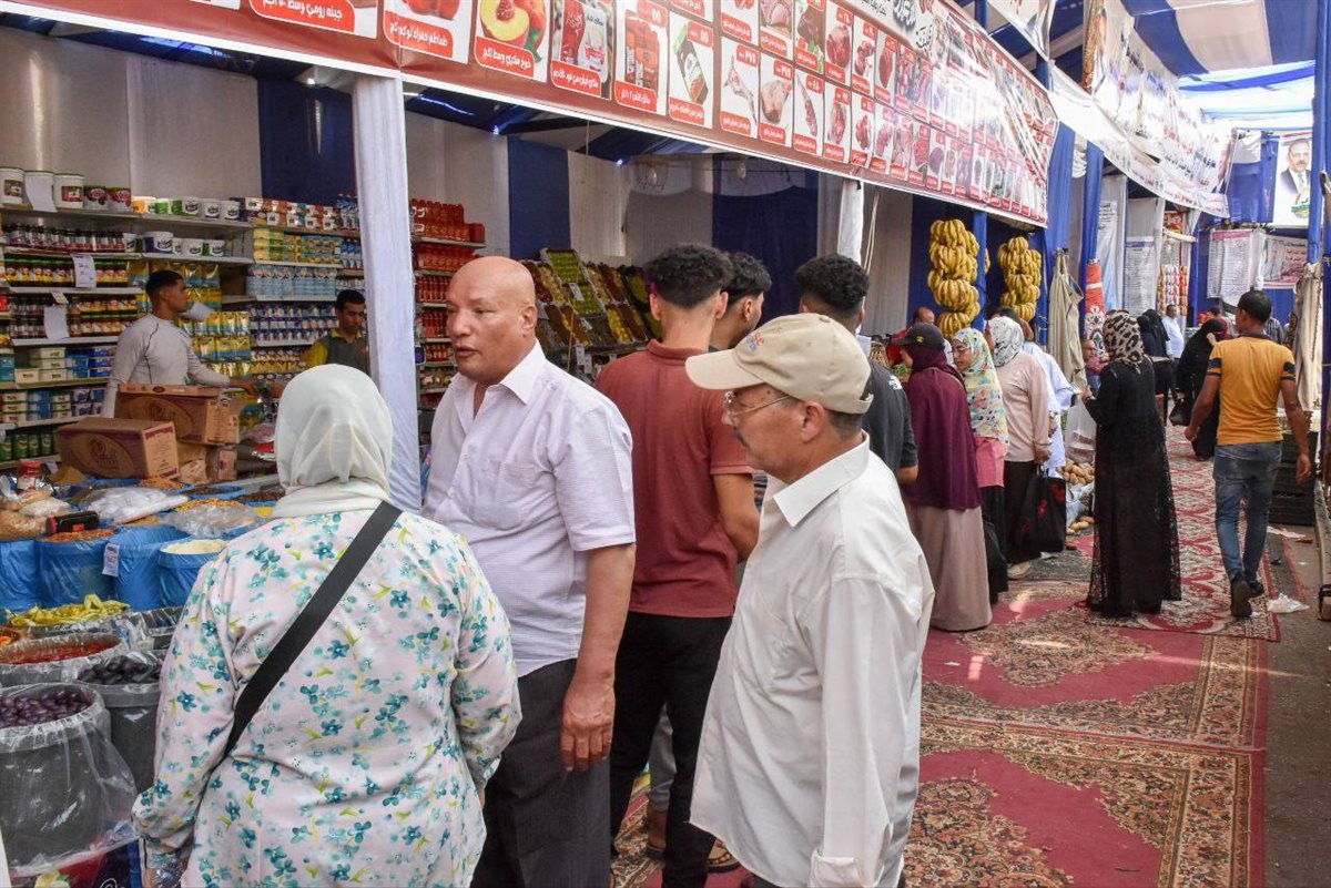 محافظ الشرقية يفتح معرضا للسلع بمناسبة عيد الاضحى المبارك