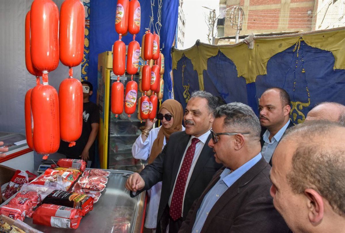 محافظ الشرقية يفتح معرضا للسلع بمناسبة عيد الاضحى المبارك