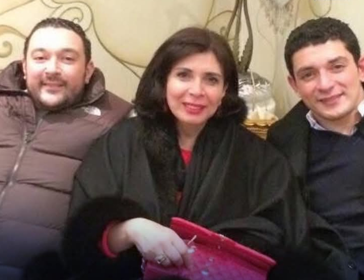 المتوفي مع أسرته 