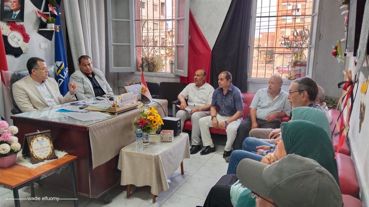 وكيل وزارة تعليم دمياط يتابع سير الامتحانات بإدارة كفر سعد 