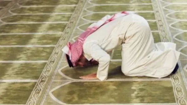 موعد اذان العشاء