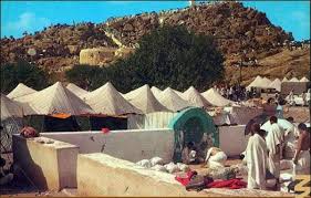 أخبارنا نت | مسجد الصخرات.. على صعيد عرفات عنده نزلت "اليوم أكملت لكم دينكم