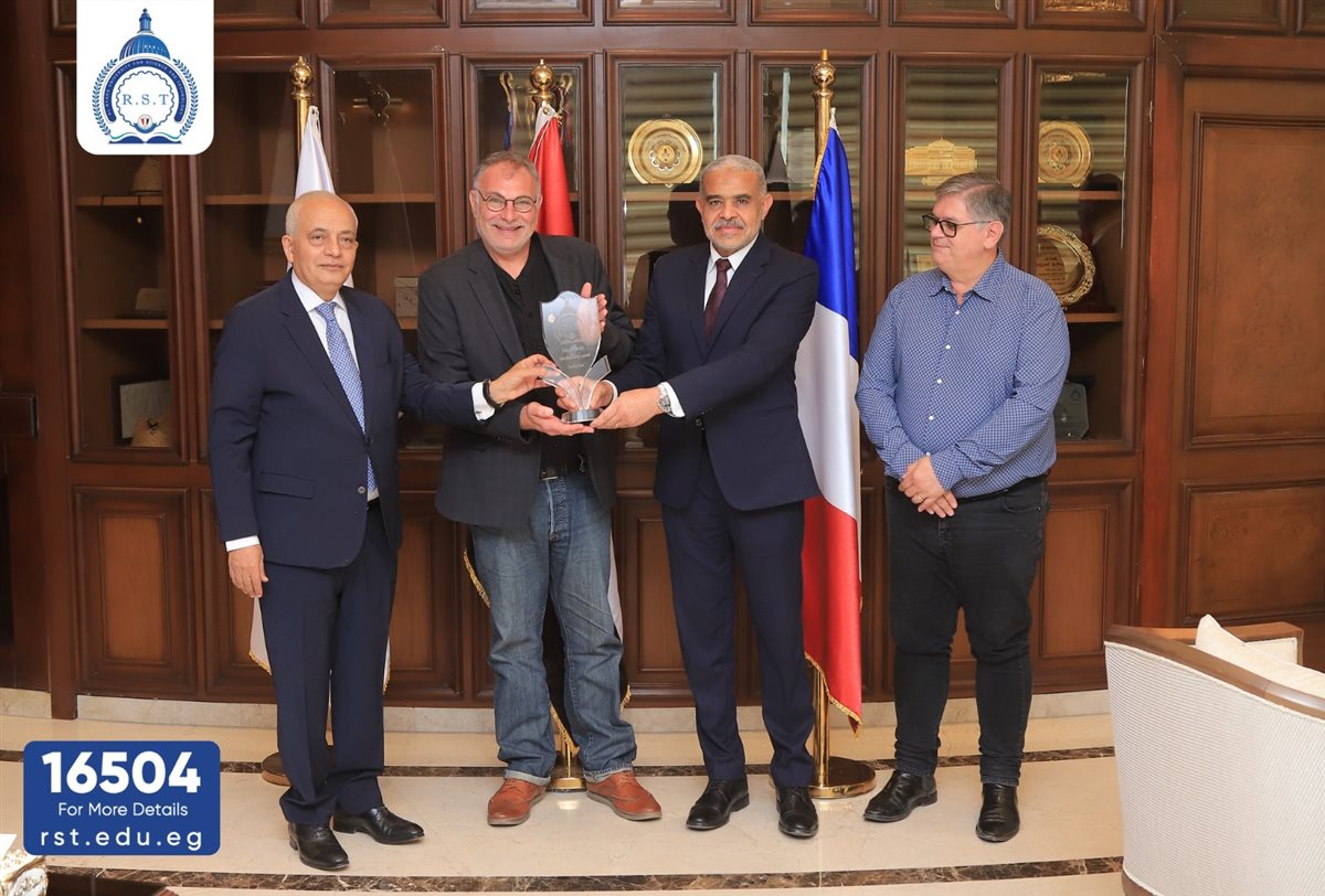 وفد فرنسي يزور جامعة الريادة