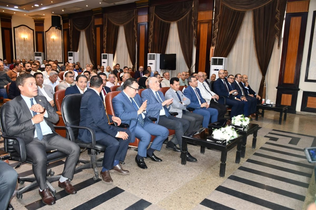 أشرف صبحي يلتقي رؤساء الأندية لمناقشة الانتخابات الإلكترونية للهيئات الرياضية