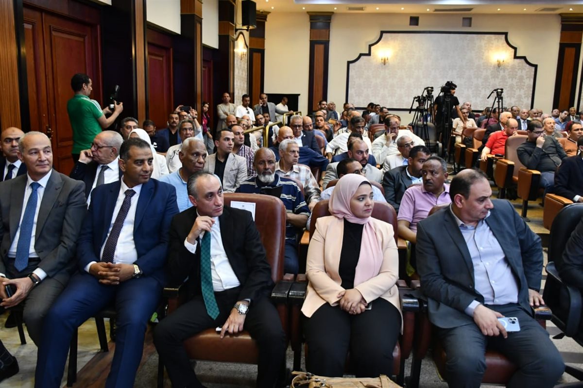 أشرف صبحي يلتقي رؤساء الأندية لمناقشة الانتخابات الإلكترونية للهيئات الرياضية