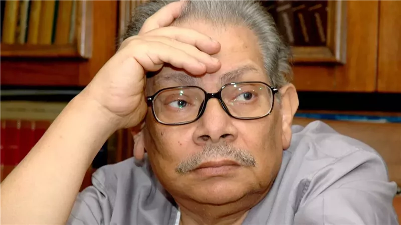 الكاتب اسامة أنور عكاشة