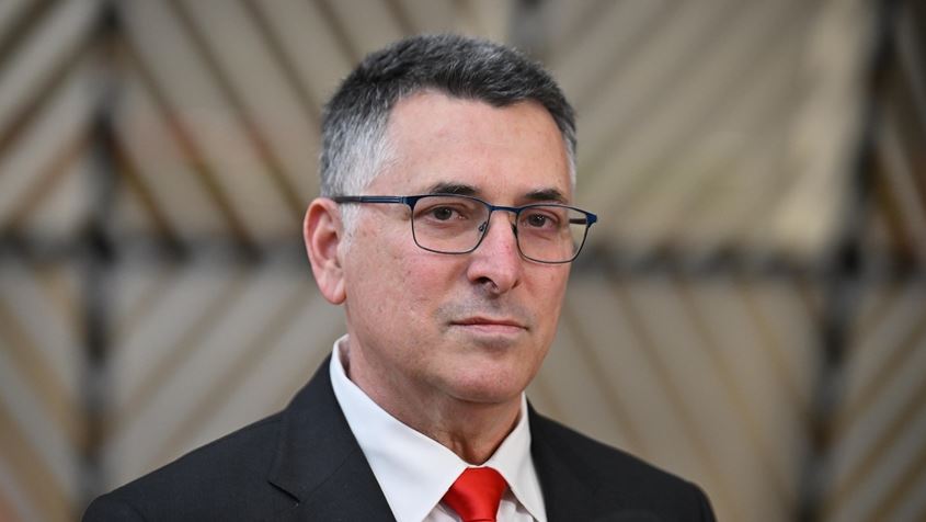  السفير الإسرائيلي في السنغال يوفال واكس، فيتو