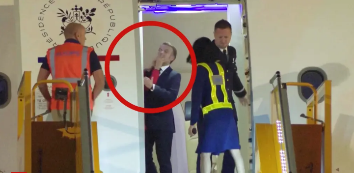 ماكرون يتلقى صفعة من زوجته، فيتو