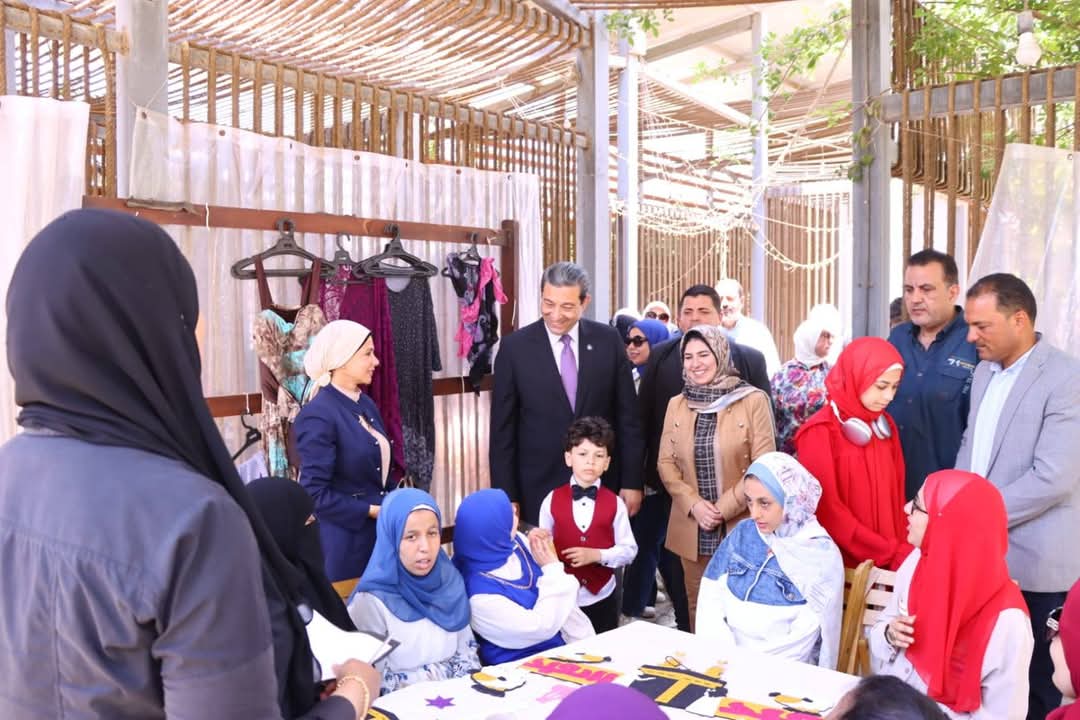 محافظ دمياط في زيارة لمكتبة مصر العامة لمتابعة الأنشطة الصيفية التي تنظمها المكتبة.