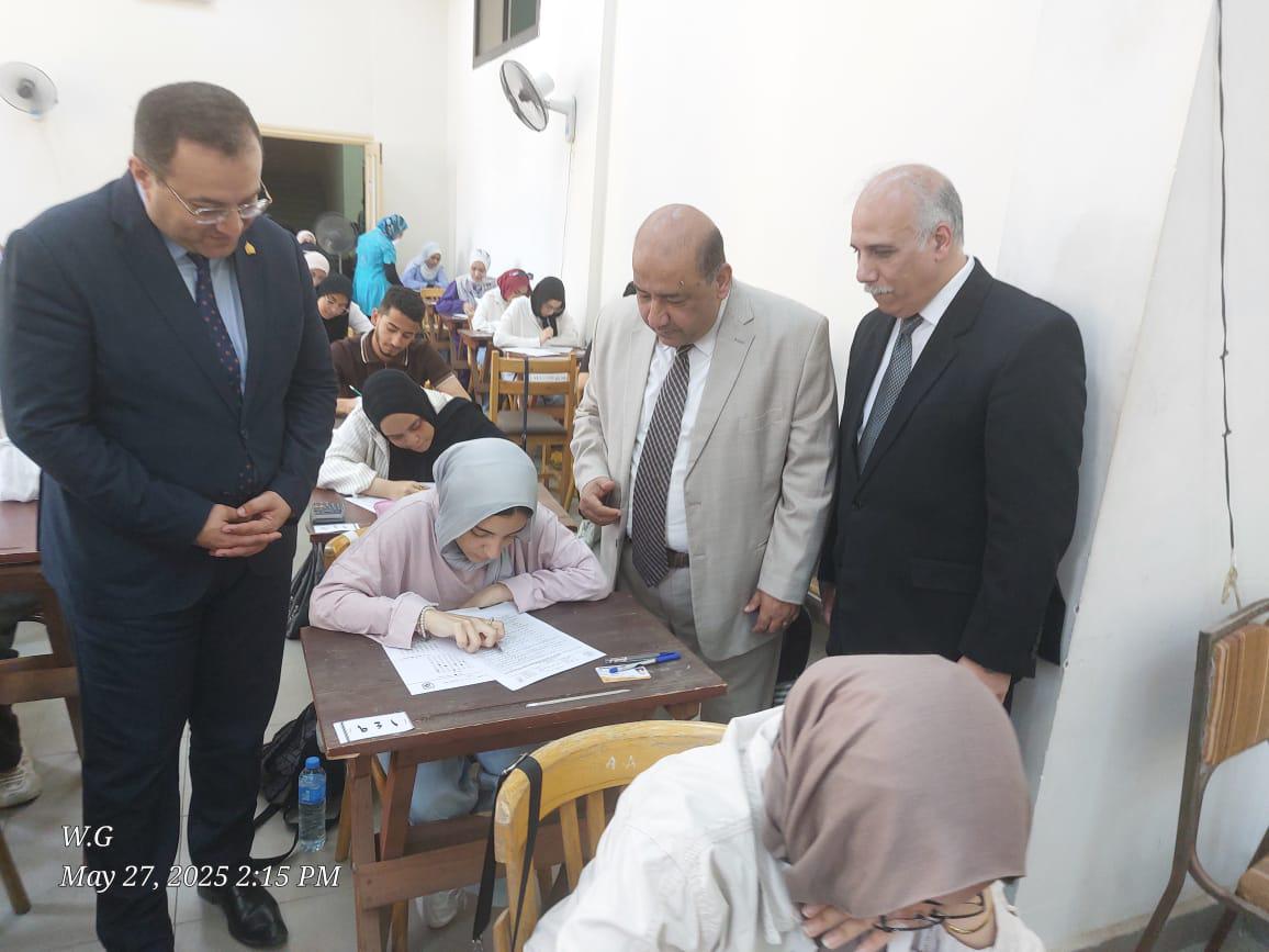 امتحانات الفصل الدراسي الثاني بجامعة القاهرة