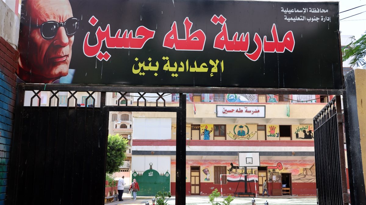 محافظ الإسماعيلية خلال تفقده للجان، فيتو