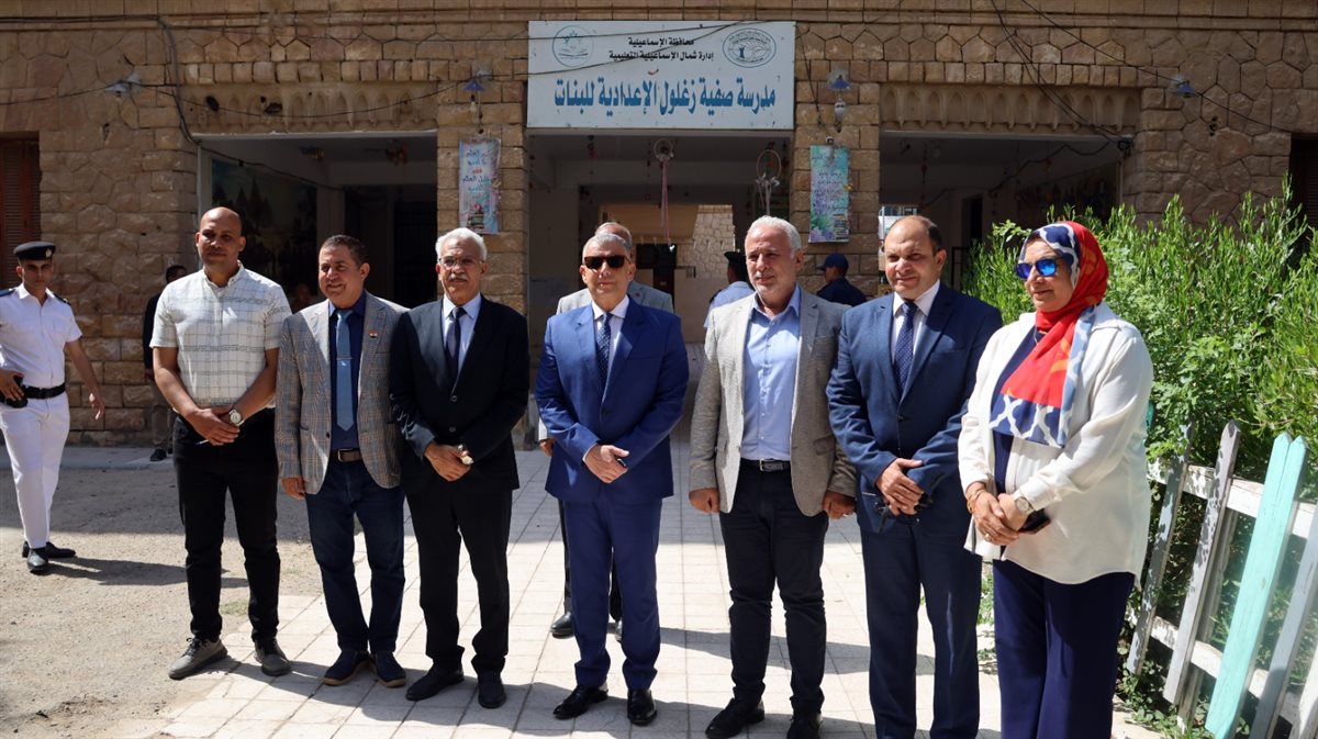 محافظ الإسماعيلية خلال تفقده للجان، فيتو