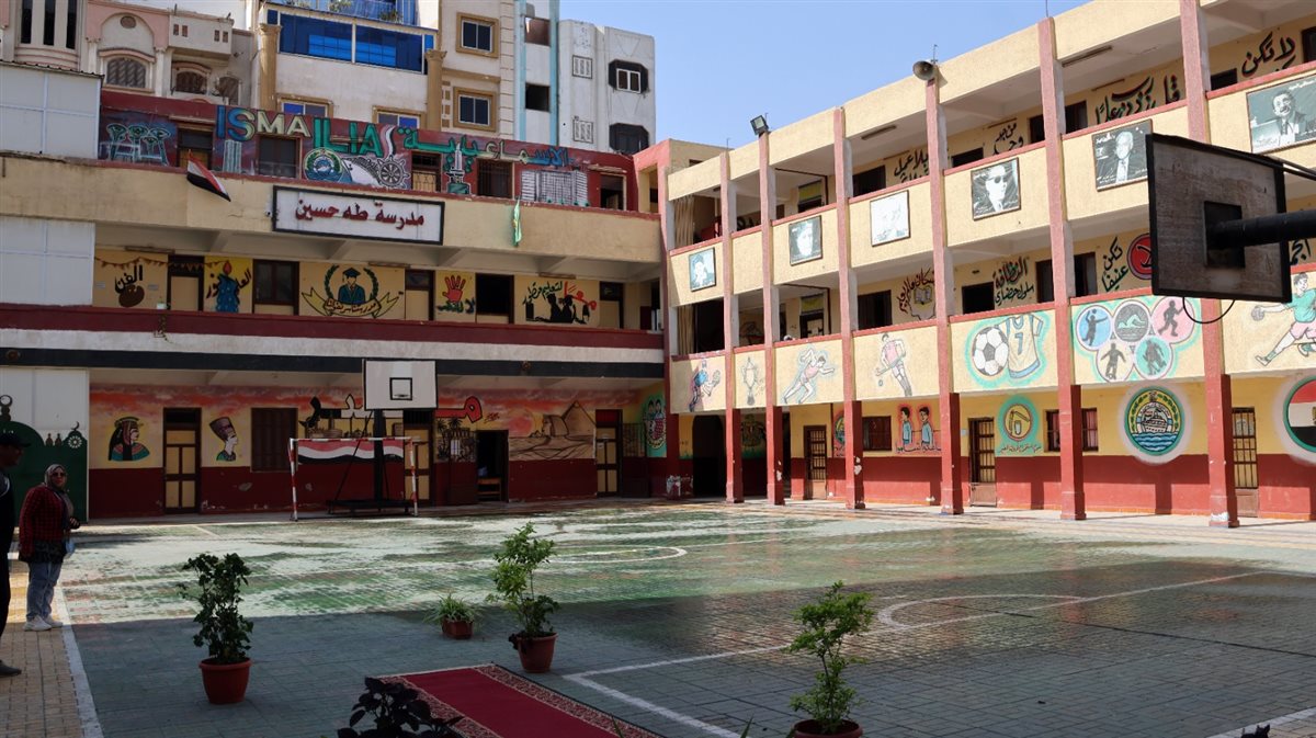 محافظ الإسماعيلية خلال تفقده للجان، فيتو