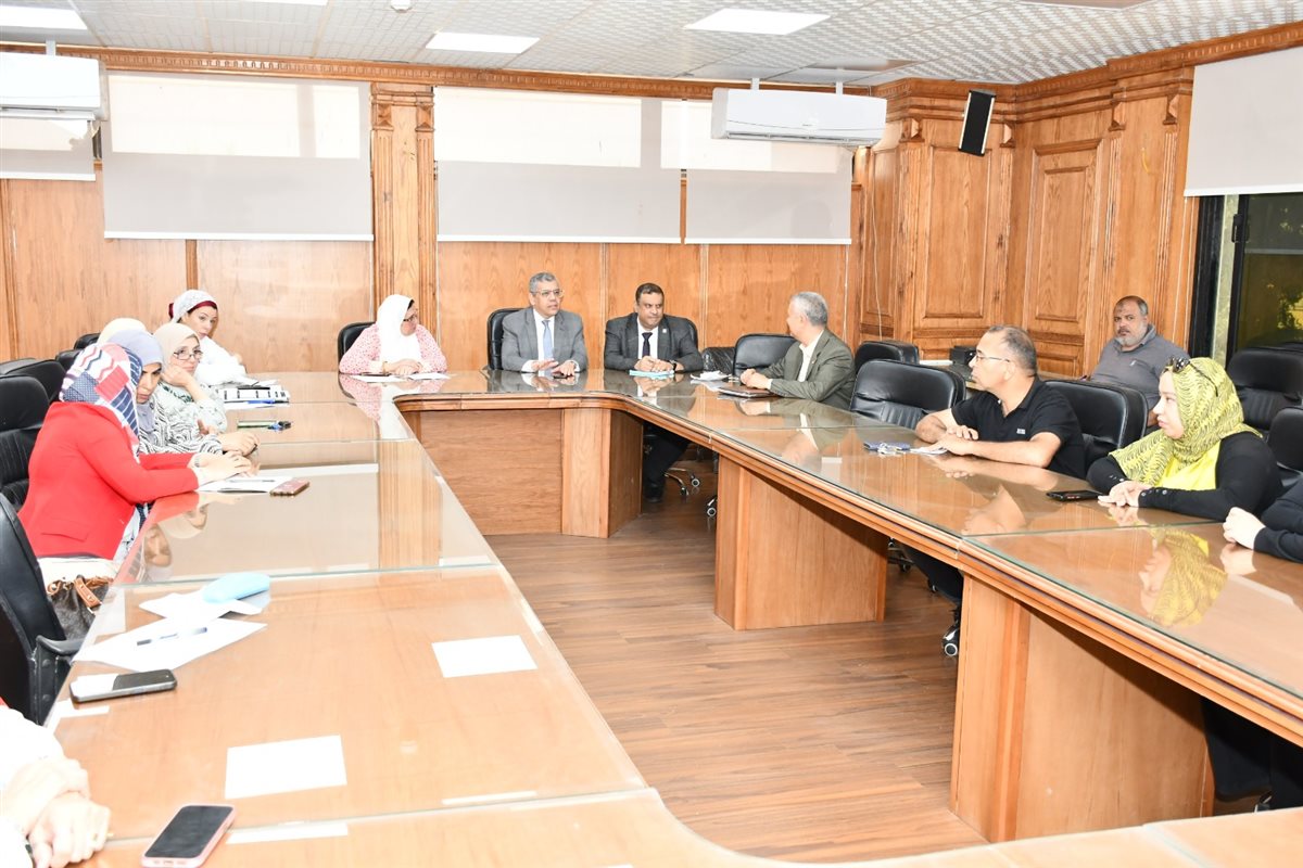 جانب من الاجتماع، فيتو