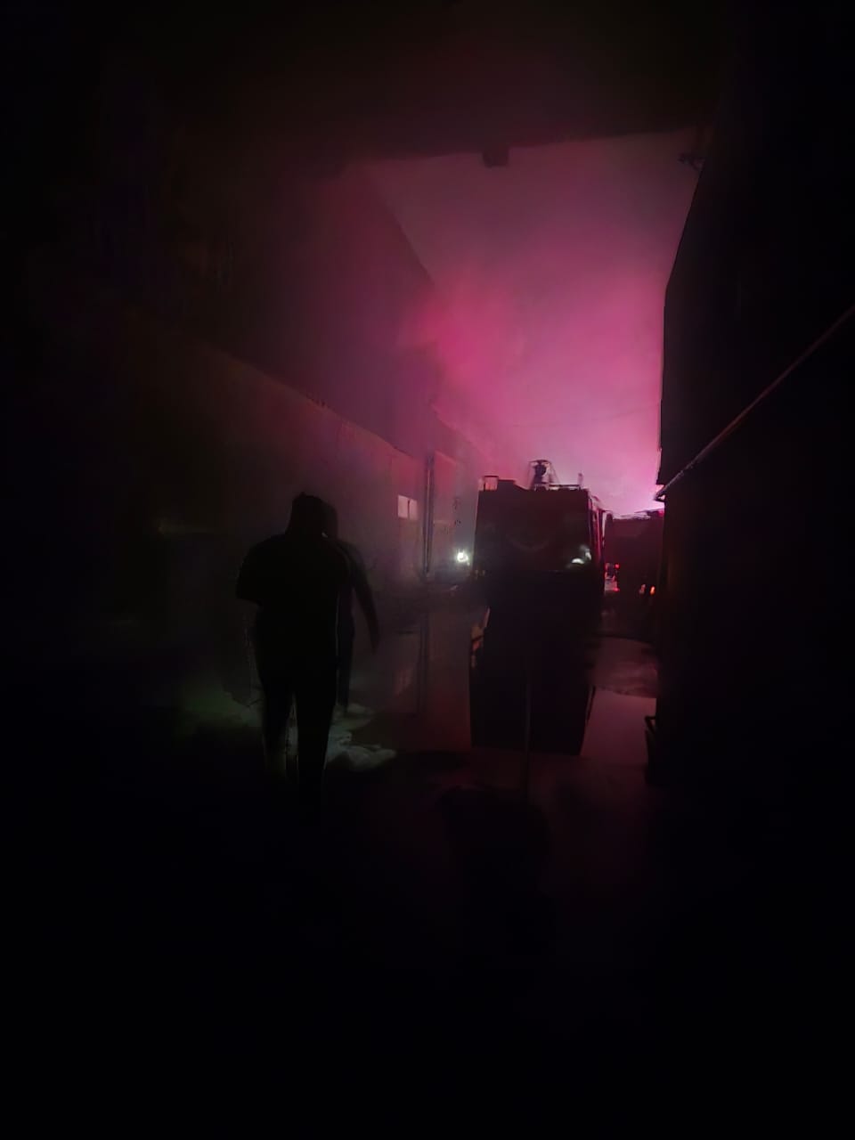 متابعة حريق مصنع سلك المواعين بالقناطر الخيرية،فيتو