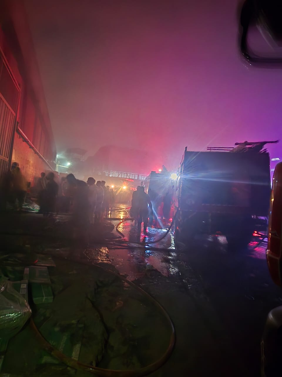 متابعة حريق مصنع سلك المواعين بالقناطر الخيرية،فيتو