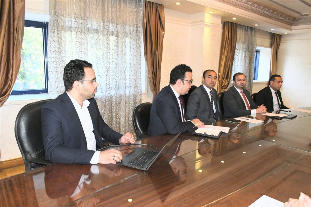 أشرف صبحي يلتقي مدير برنامج الأمم المتحدة للمستوطنات البشرية