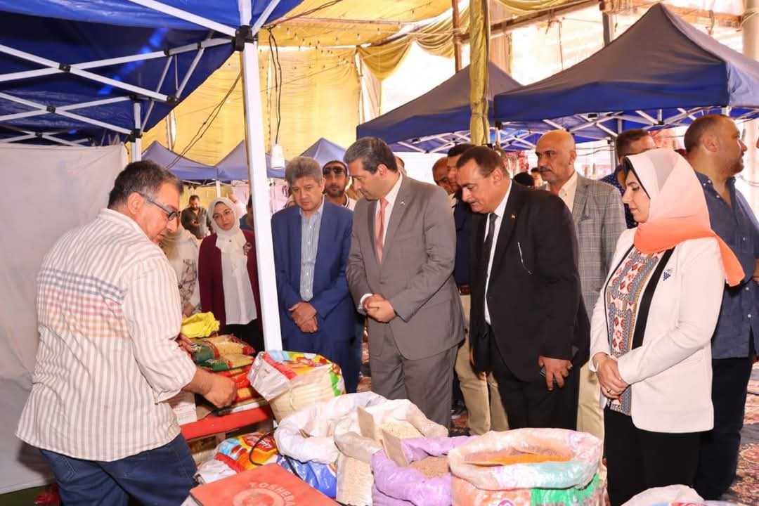 محافظ دمياط يفتتح معرض السلع الغذائية واللحوم