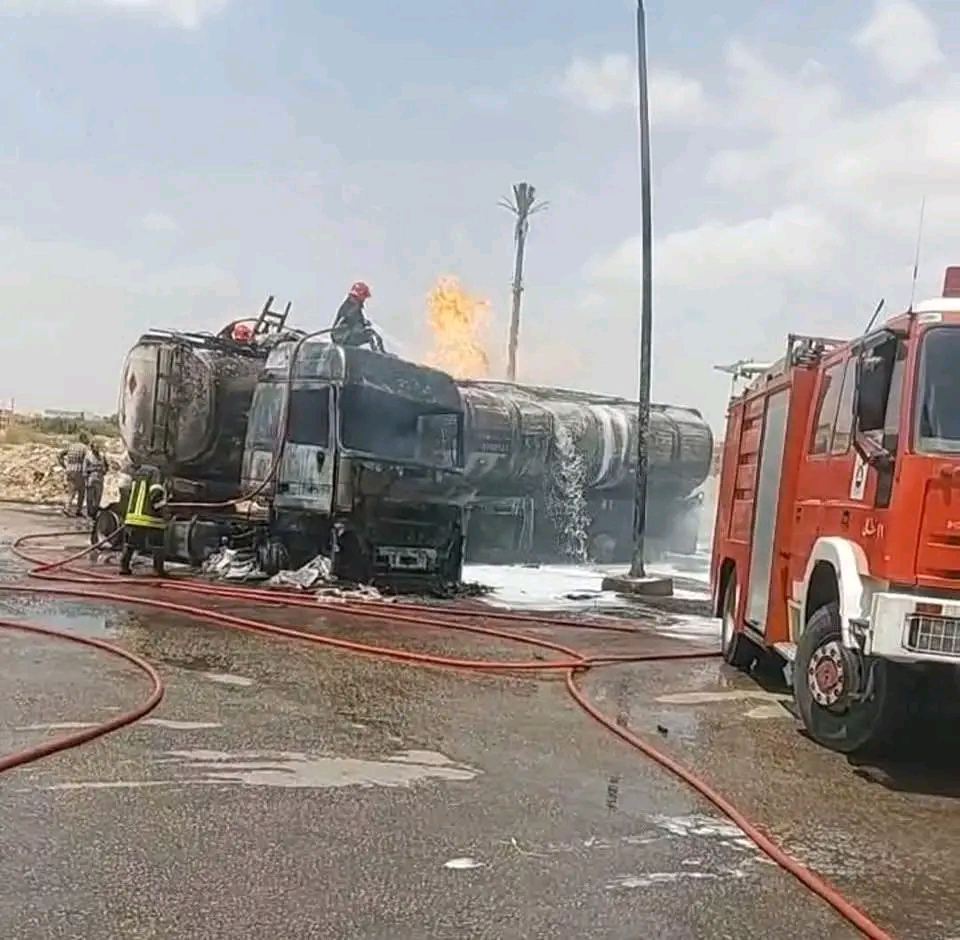 حريق مفاجئ في شاحنة محملة بالوقود داخل محطة وقود الواقعة بالمجاورة 70 في مدينة العاشر من رمضان،فيتو
