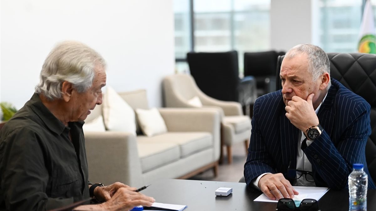 حلمي طولان يجتمع مع أبو ريدة، فيتو