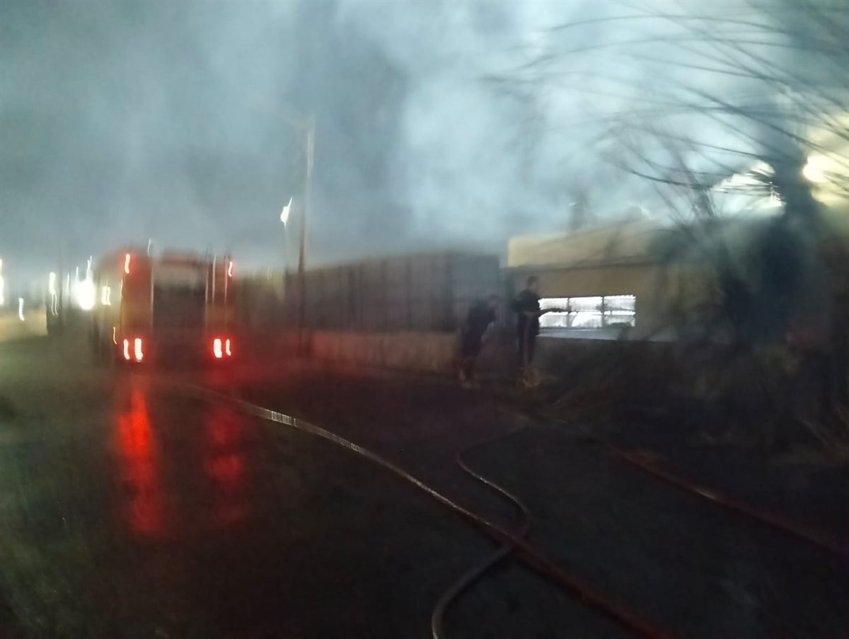 حريق بالقرب من مخزن مشروبات غازية بالقليوبية،فيتو